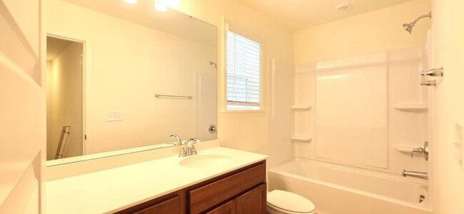 Building Photo - 185 Cabernet Dr