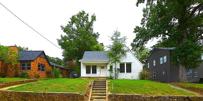 Primary Photo - Fully Remodeled Home in the Heart of Tyler...