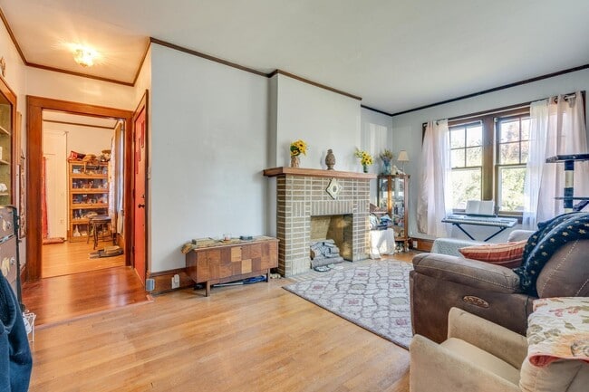 Building Photo - Coming Soon!! Charming 3 bed 2 Bath | Sunroom + Garage + Patio | Summer Special !