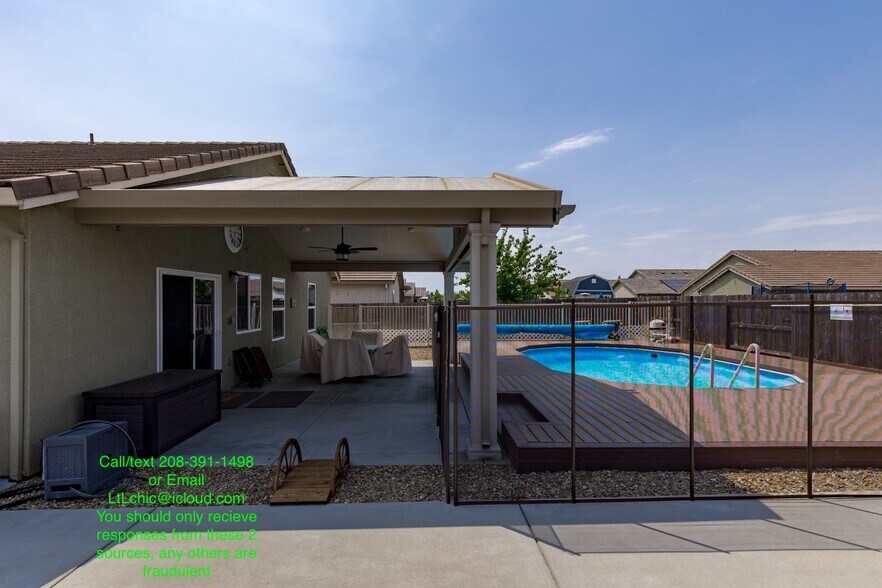 Building Photo - 1385 Deerwood St