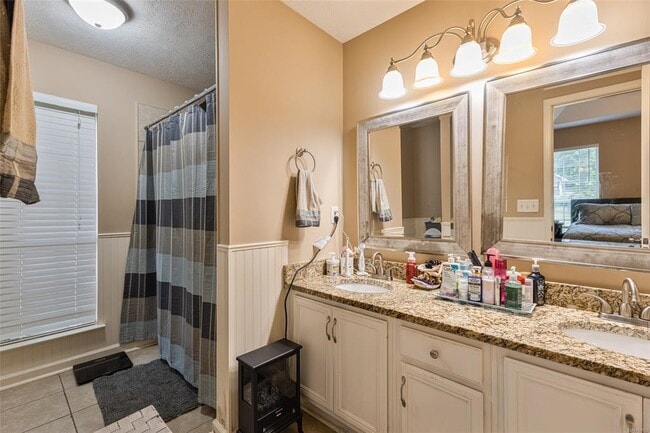 Building Photo - 105 Foxwood Ct