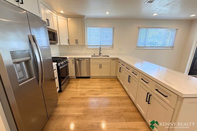 Building Photo - Recently Remodeled 3 Bedroom Corner Home i...