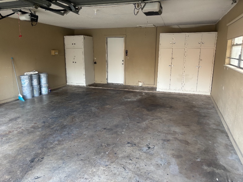 Building Photo - 513 Carlyle Dr