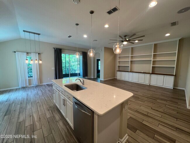 Building Photo - 2618 Salt Lake Dr