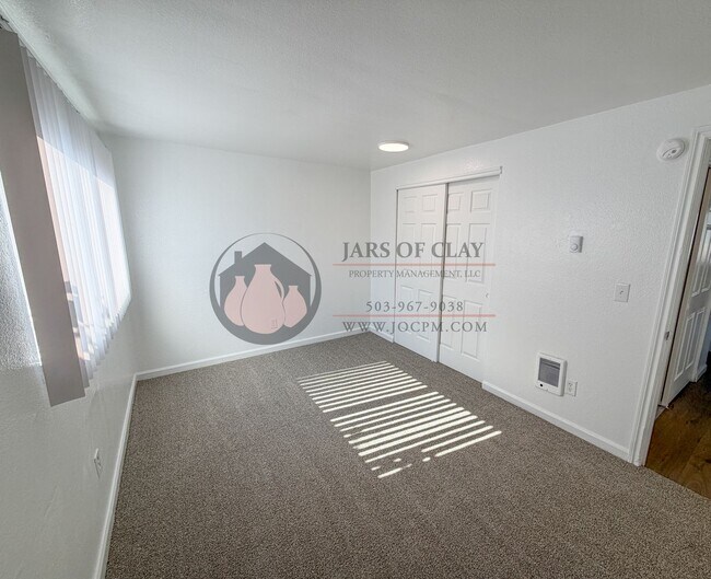 Building Photo - 3980 Partridge Ln NE