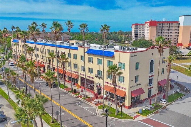 Building Photo - 455 Nokomis Ave S