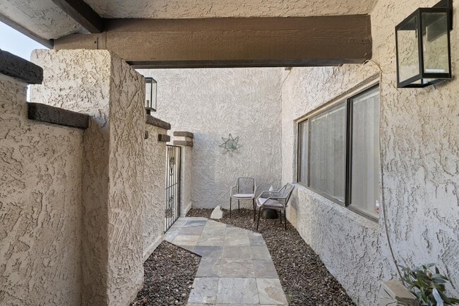 Building Photo - 7339 E Northland Dr