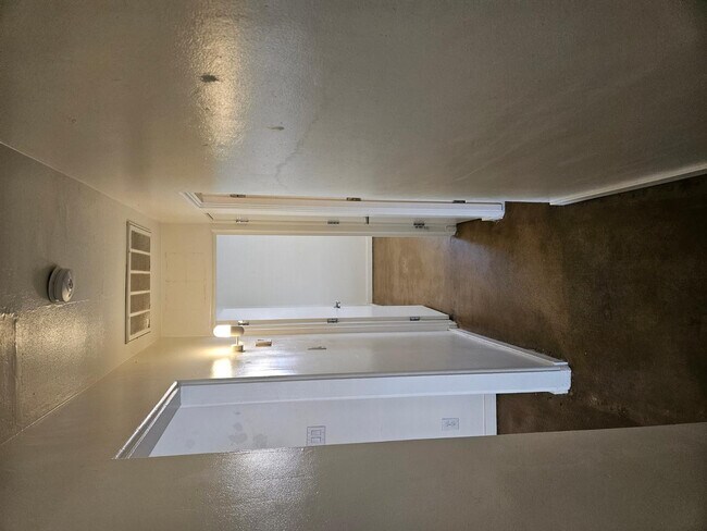 Building Photo - 802 W Turney Ave