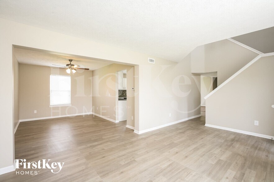 Building Photo - 3346 Crestwell Dr