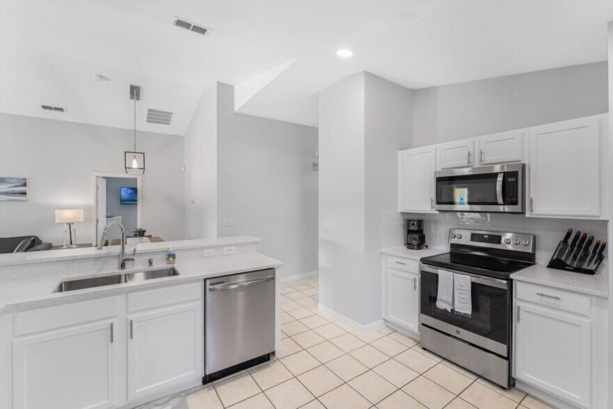Building Photo - 958 Sandy Ridge Dr