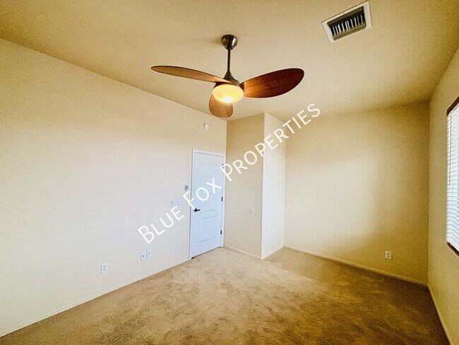 Building Photo - 7910 W Little Eagle Ct