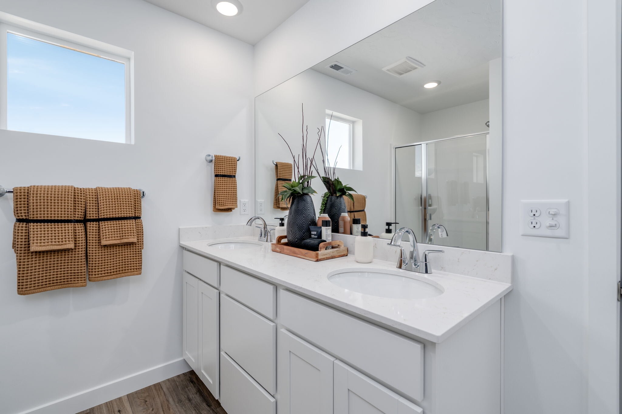 Building Photo - 1566 N Summer Spgs Cv