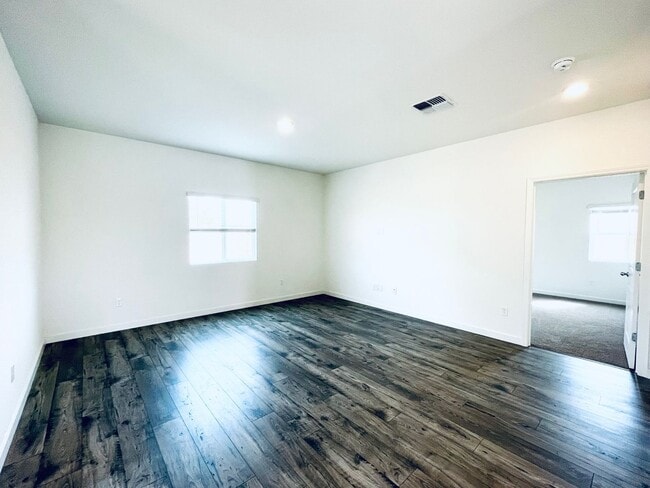 Building Photo - Newer 4 Bedroom Home, 3 car garage