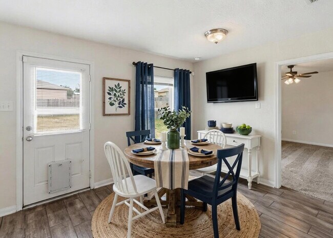 Building Photo - Charming 3-bedroom, 2-bath home located in the gated community of Southern Hills!