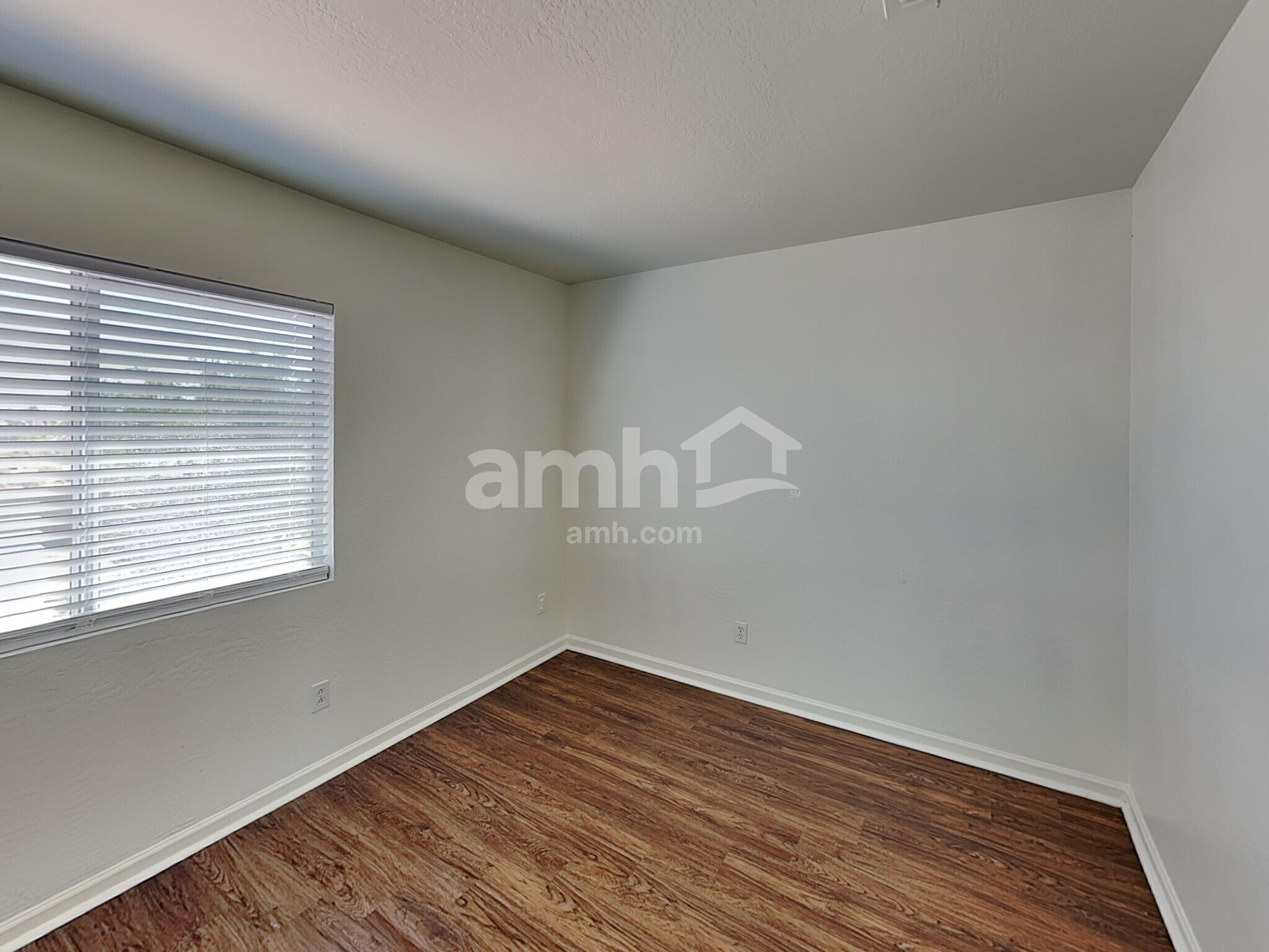 Building Photo - 11801 N Olive St