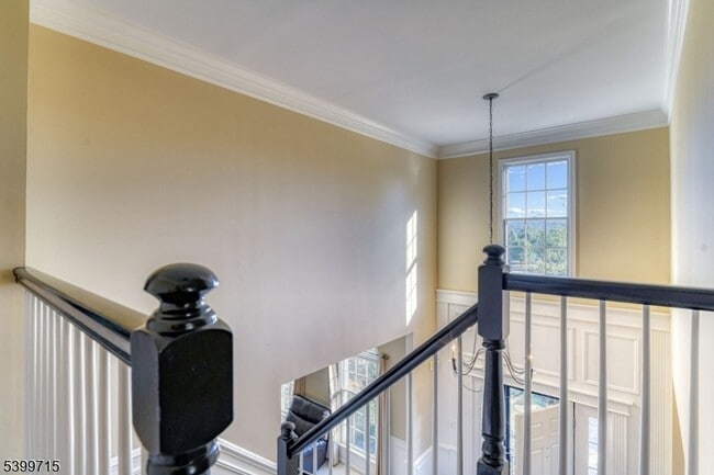 Building Photo - 5 Hidden Valley Way