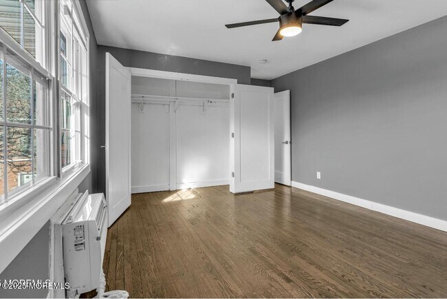 Building Photo - 364 Westwood Ave