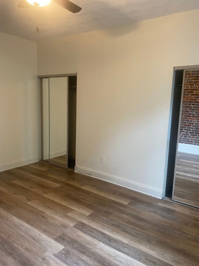 Building Photo - Must see 2 Bed 1 Bath apartment in Bellevue