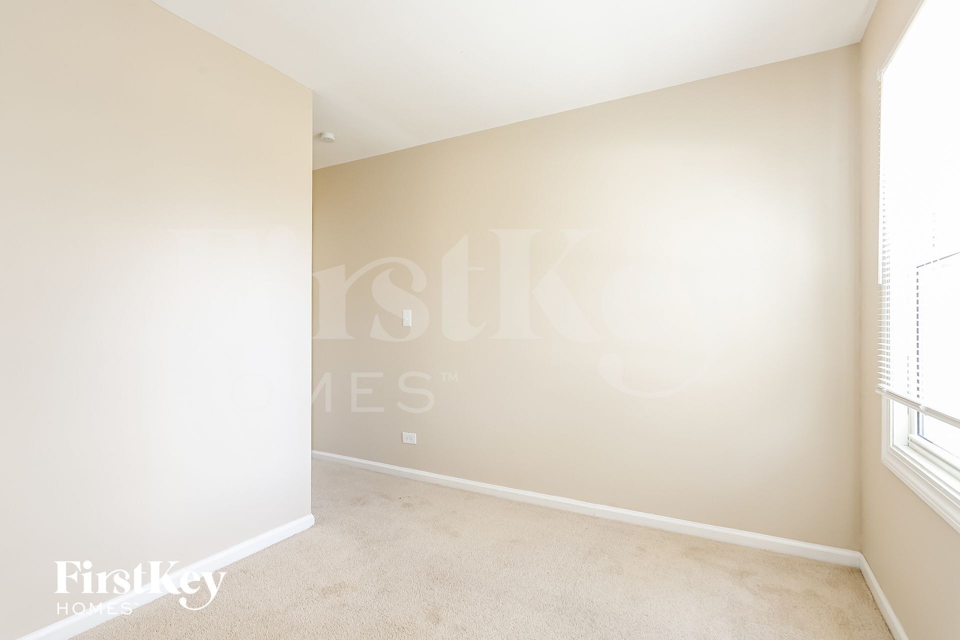 Building Photo - 15059 Highland Ave