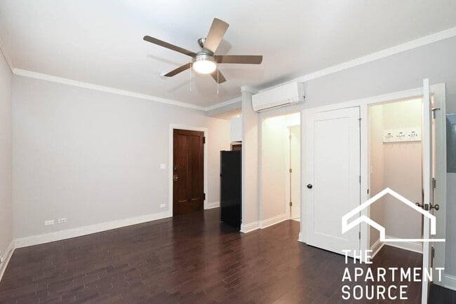 Building Photo - 640 W Wrightwood Ave