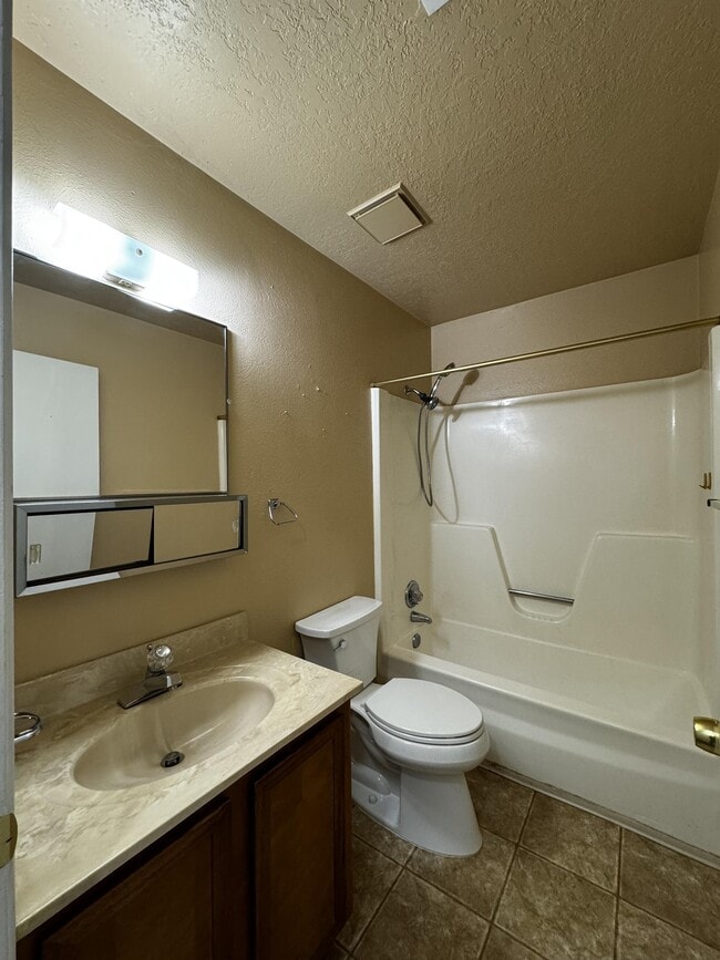 Building Photo - 315 San Andres Ave NW