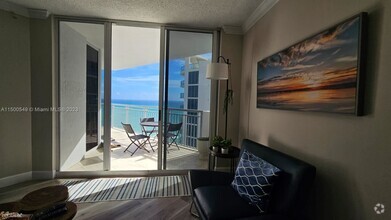 Building Photo - 1 br, 1 bath Condo - 17375 Collins Ave # 2304