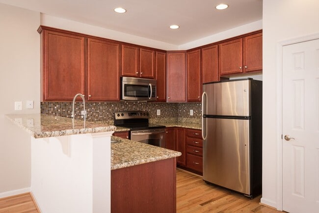 Building Photo - 151 Brookwood Dr