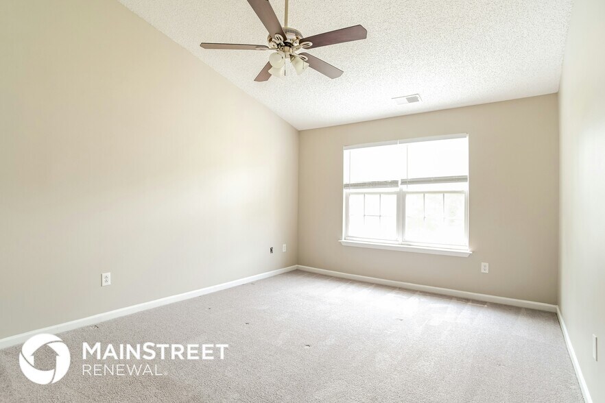 Building Photo - 4105 Edgeview Dr