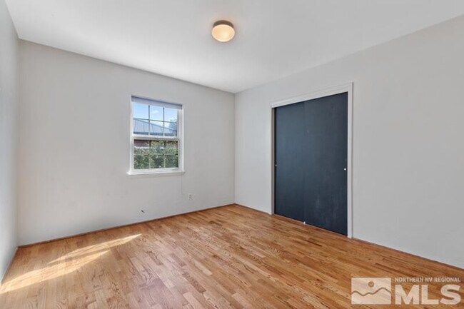 Building Photo - 1530 Allen St