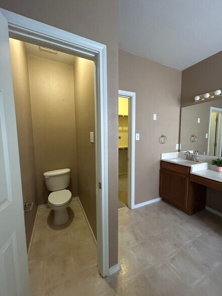 Building Photo - 753 Bridle Trail