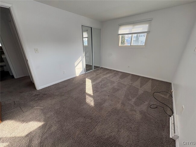 Building Photo - 519 Sunflower Dr