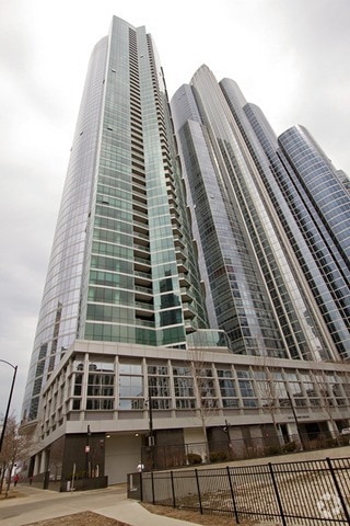 Building Photo - 1201 S Prairie Ave