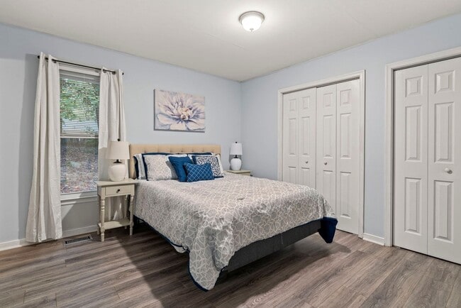 Building Photo - Charming 3/2 Home for Rent