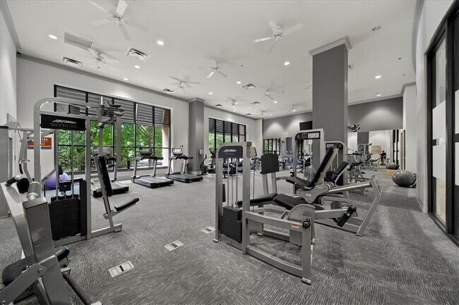 Building Photo - 3040 Peachtree Rd