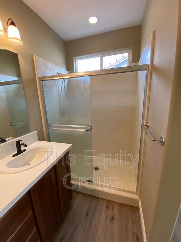 Building Photo - 1424 N Oliveto Ct