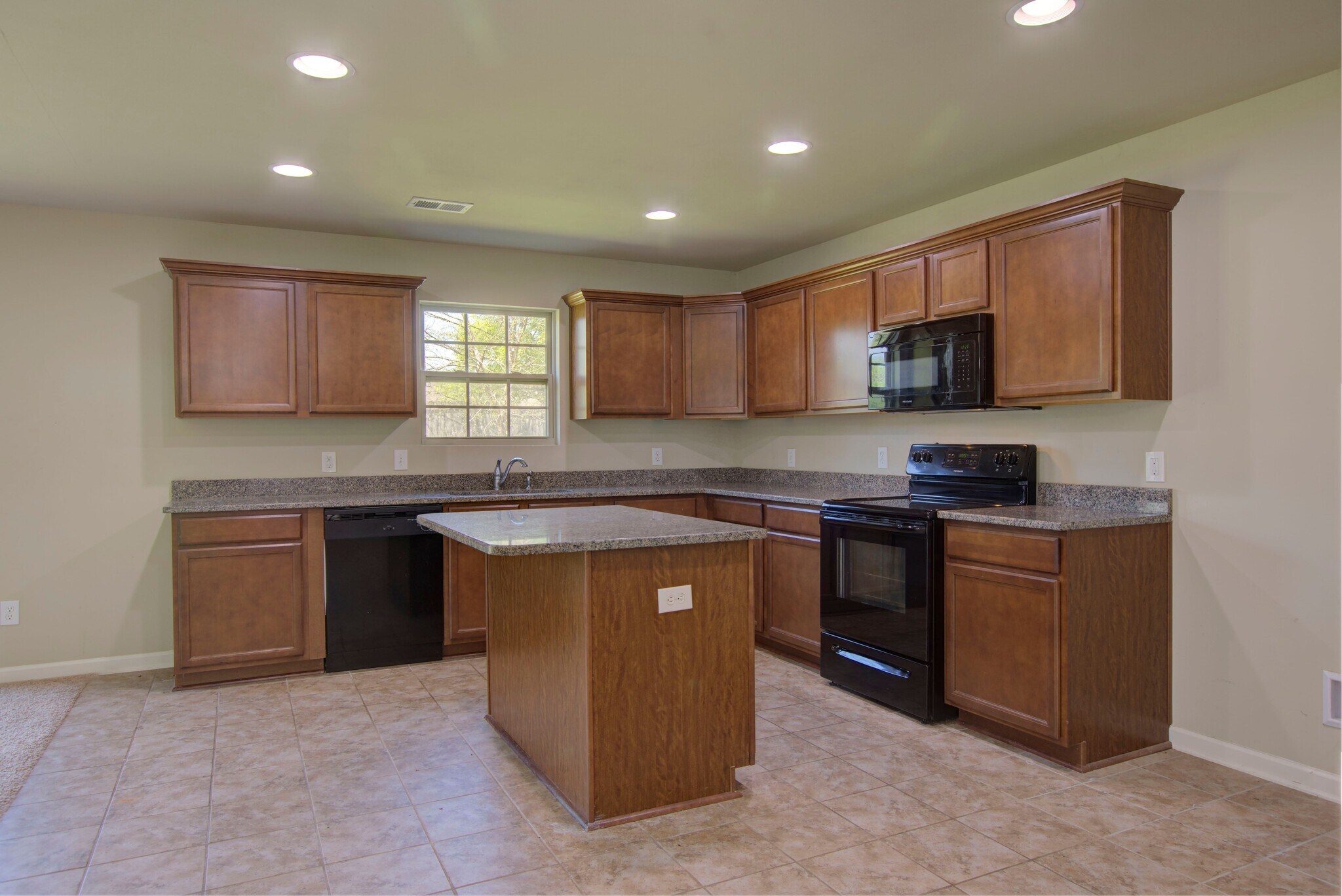 Building Photo - 28041 Kawana Ct