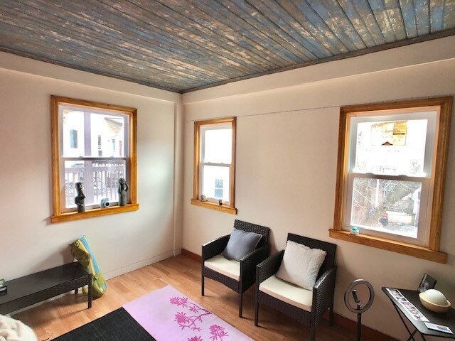 Building Photo - 103 Calumet St