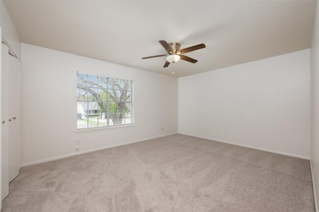 Building Photo - 6107 Bullard Dr