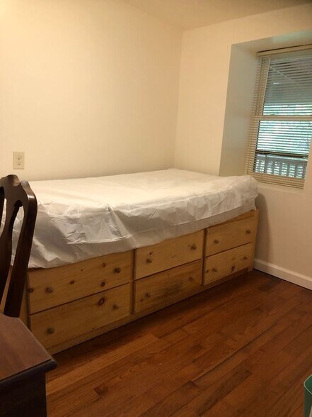 Building Photo - 277 Congress St