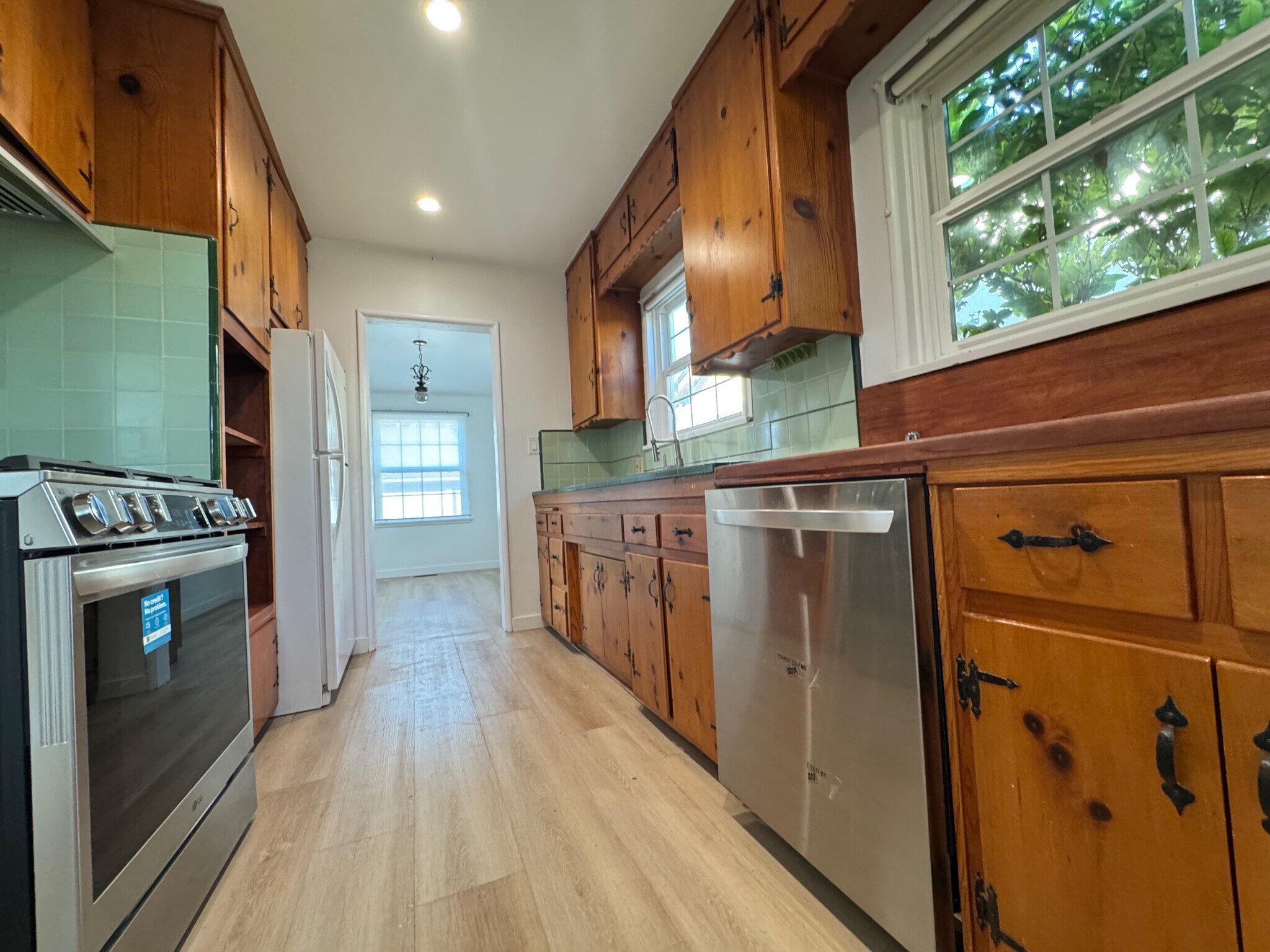 Building Photo - 22051 Vanowen St