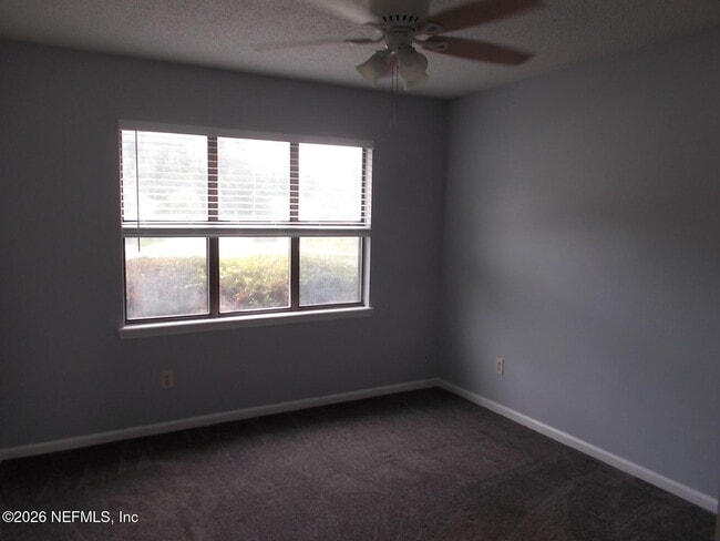 Building Photo - 7529 Falcon Trace Dr W
