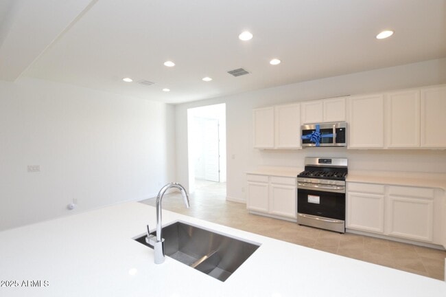 Building Photo - 12617 W Morten Ave