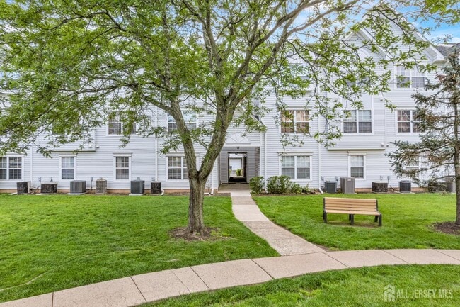 Building Photo - 98 Prestwick Way