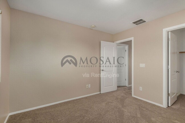 Building Photo - 5215 W Hasan Dr