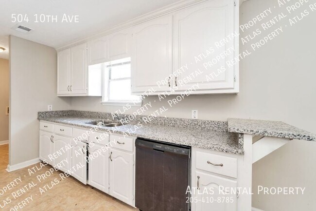 Building Photo - 504 10th Ave