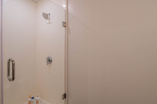 Building Photo - 700 N 4th St