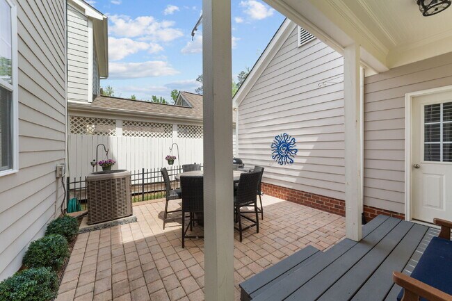 Building Photo - Charming Craftsman Home in the Heart of Apex | Renovated Kitchen, Fenced Yard, Garage & Lawn Care...