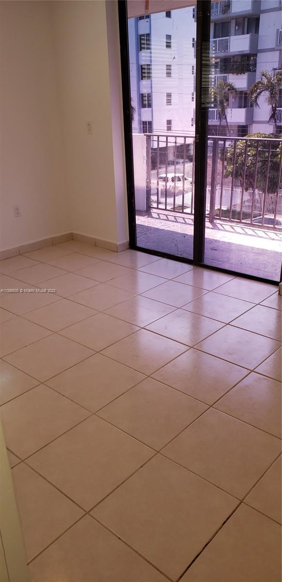 Building Photo - 1673 Bay Rd