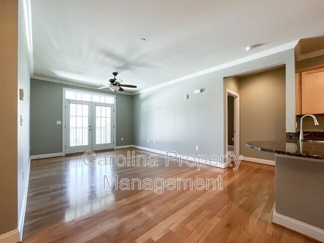 Building Photo - 518 Clarice Ave