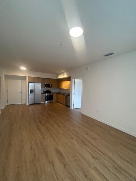 Primary Photo - 950 E 27th St